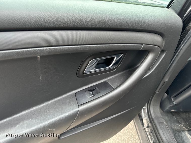 image for item EH4402 2017 Ford Taurus Police Interceptor 