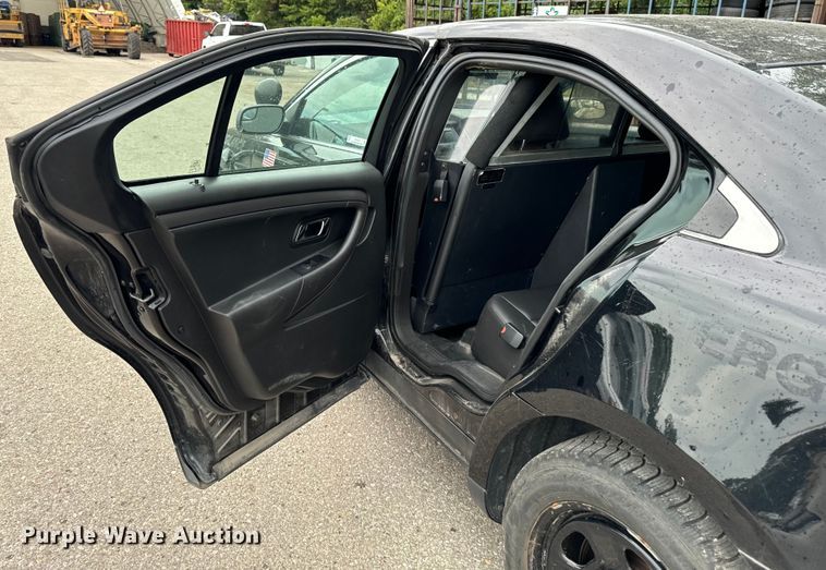 image for item EH4402 2017 Ford Taurus Police Interceptor 