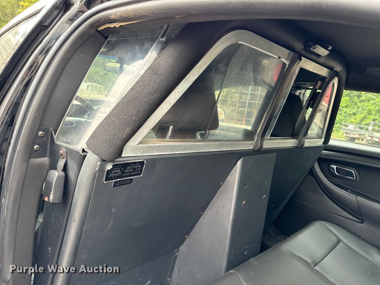 image for item EH4402 2017 Ford Taurus Police Interceptor 