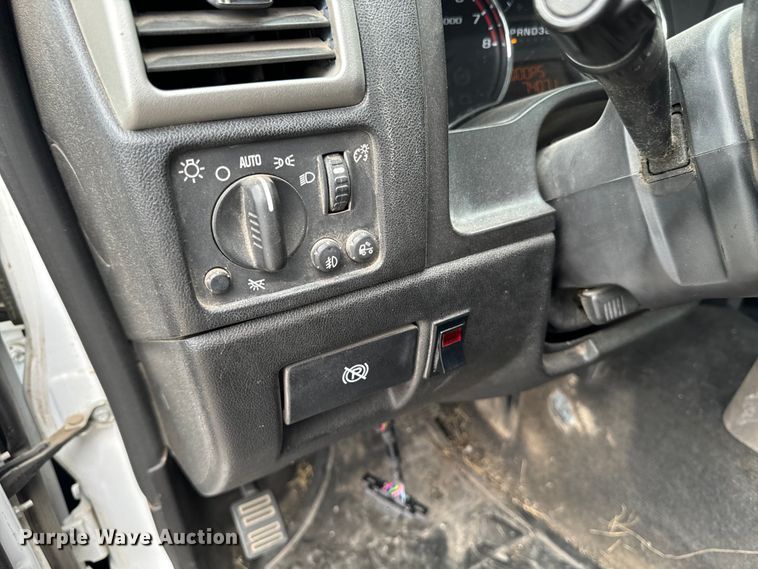 image for item EH4404 2008 Chevorlet Colorado Ext. Cab pickup truck