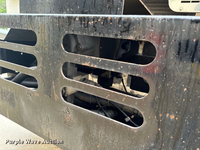 image for item EH4406 2010 Peterbilt 320 refuse truck