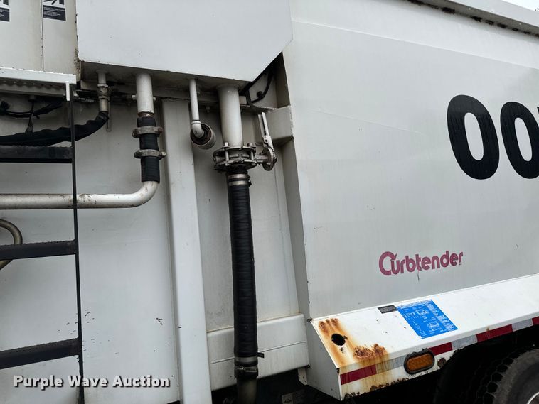 image for item EH4406 2010 Peterbilt 320 refuse truck