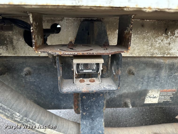 image for item EH4406 2010 Peterbilt 320 refuse truck