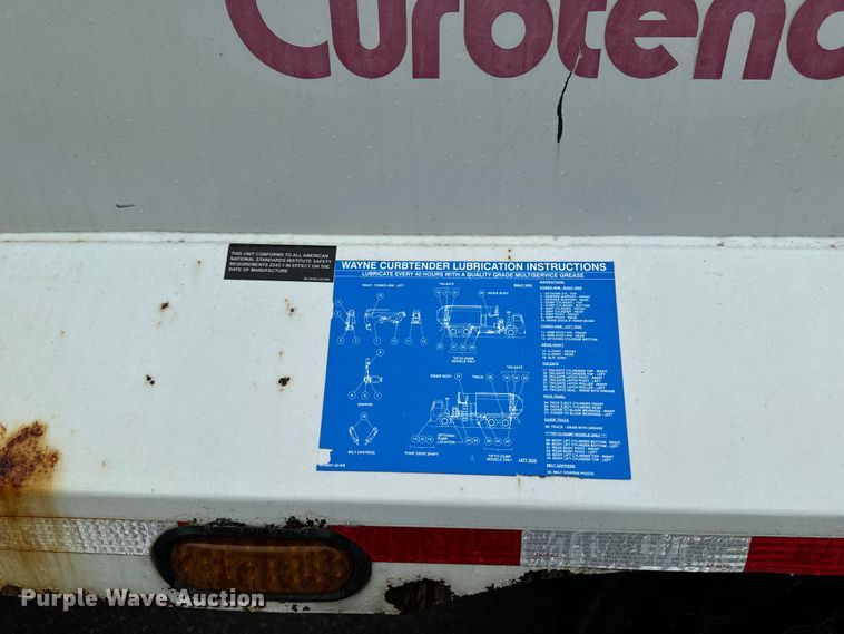 image for item EH4406 2010 Peterbilt 320 refuse truck