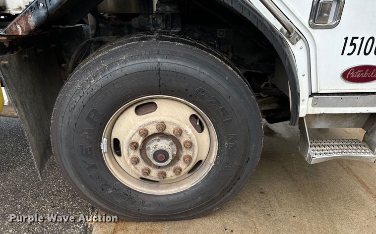 image for item EH4406 2010 Peterbilt 320 refuse truck