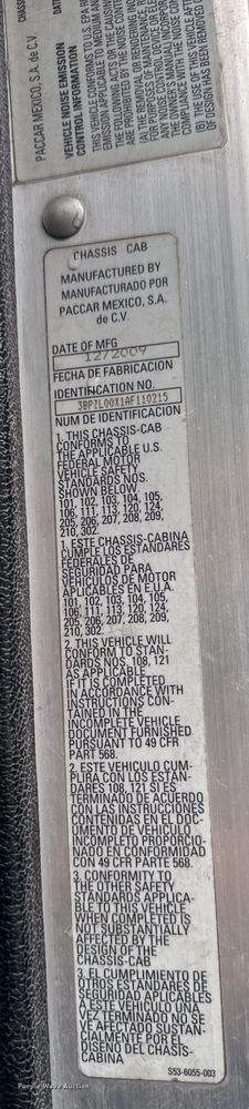 image for item EH4406 2010 Peterbilt 320 refuse truck