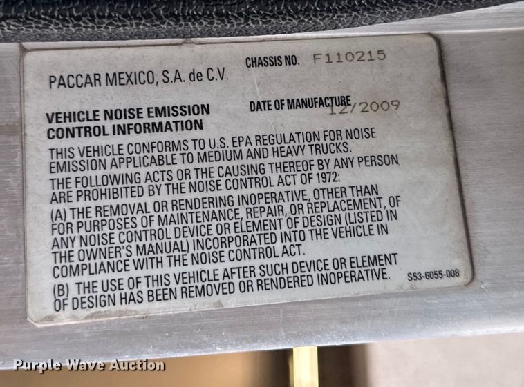 image for item EH4406 2010 Peterbilt 320 refuse truck