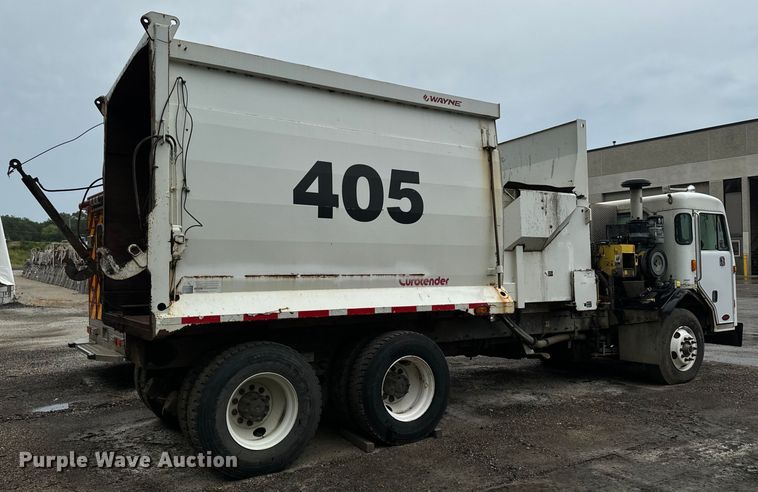 image for item EH4407 2014 Peterbilt 320 refuse truck