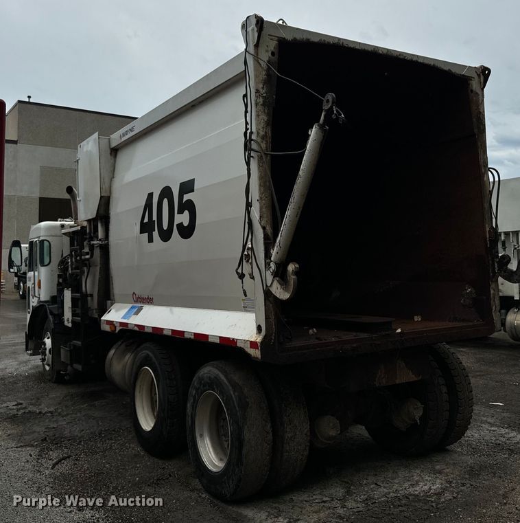 image for item EH4407 2014 Peterbilt 320 refuse truck