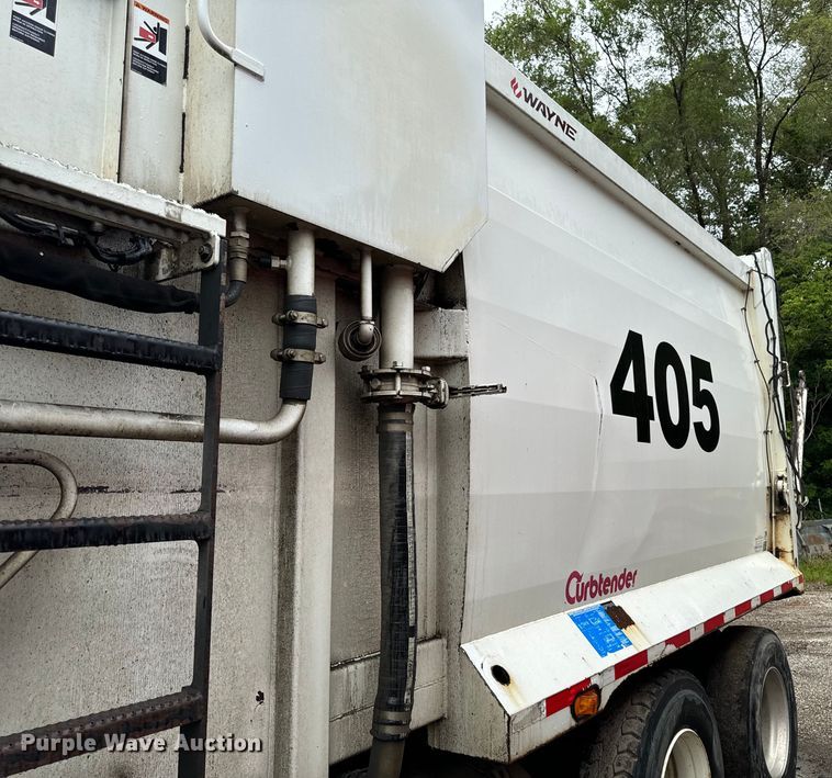 image for item EH4407 2014 Peterbilt 320 refuse truck