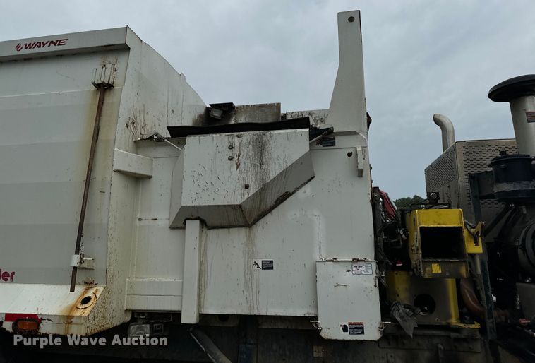 image for item EH4407 2014 Peterbilt 320 refuse truck