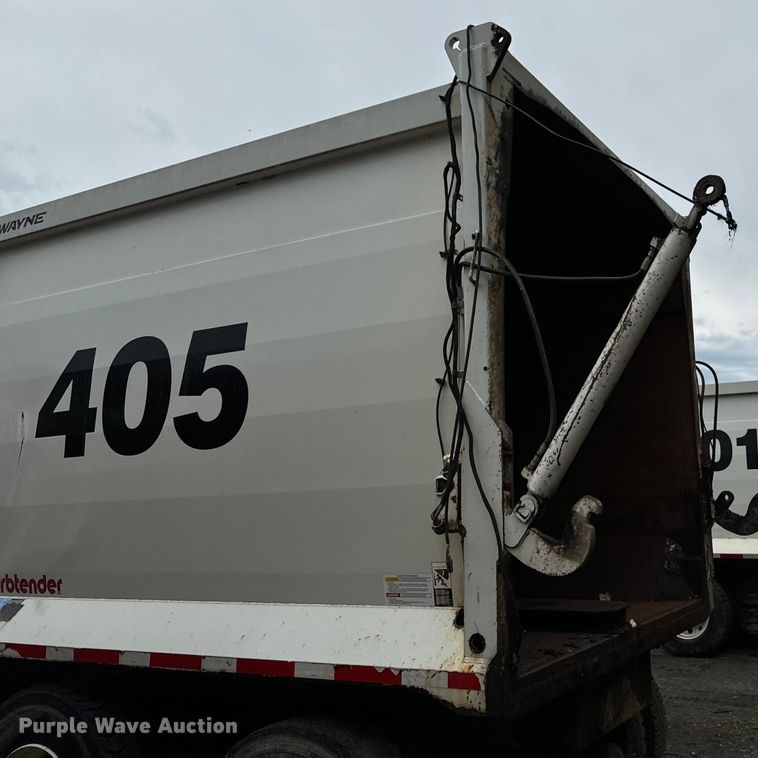 image for item EH4407 2014 Peterbilt 320 refuse truck