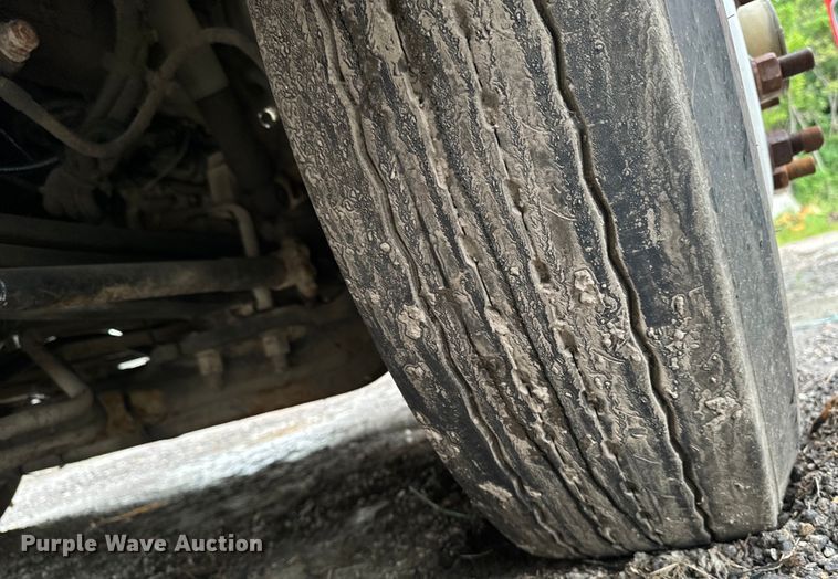 image for item EH4407 2014 Peterbilt 320 refuse truck