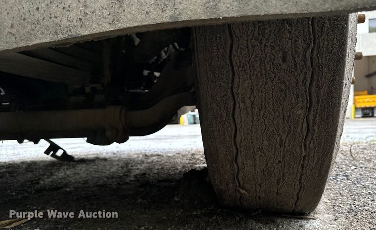 image for item EH4407 2014 Peterbilt 320 refuse truck