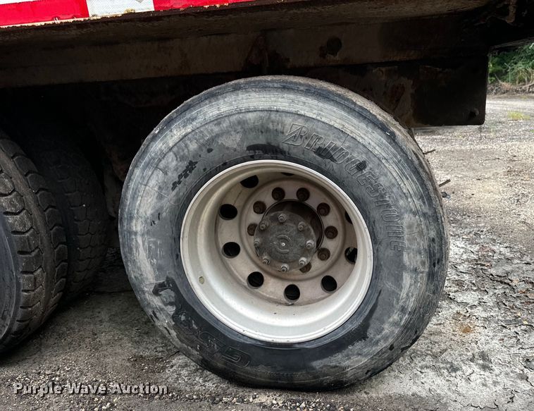 image for item EH4407 2014 Peterbilt 320 refuse truck