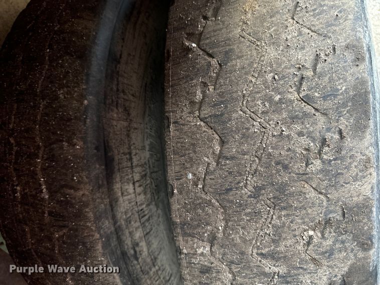 image for item EH4407 2014 Peterbilt 320 refuse truck