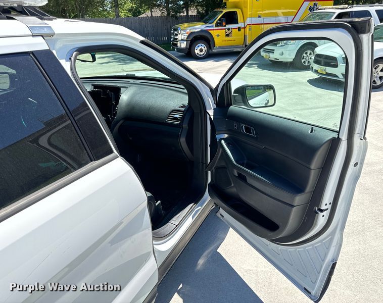 image for item EH6889 2016 Ford  Explorer Police Interceptor  SUV