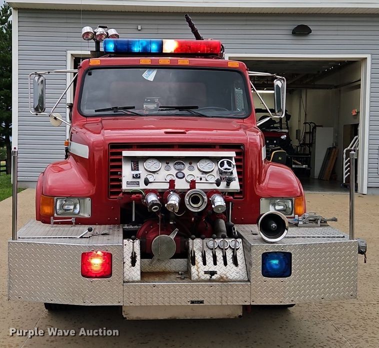 image for item EI3970 1993 International  4900 pumper fire truck
