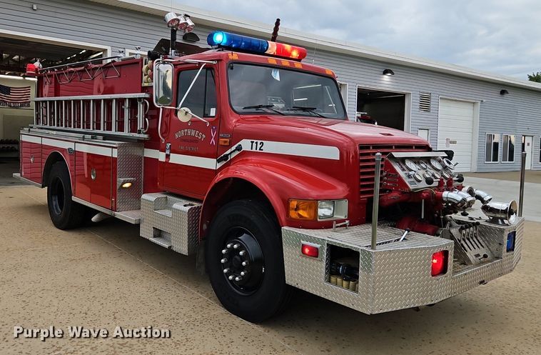 image for item EI3970 1993 International  4900 pumper fire truck