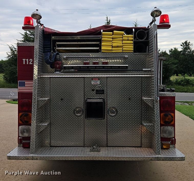 image for item EI3970 1993 International  4900 pumper fire truck