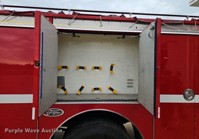 image for item EI3970 1993 International  4900 pumper fire truck