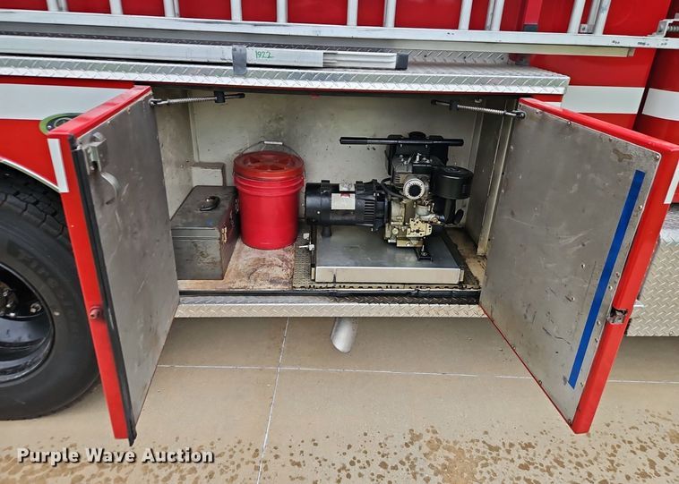 image for item EI3970 1993 International  4900 pumper fire truck