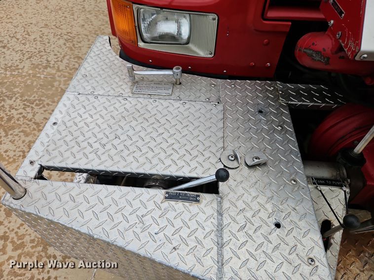 image for item EI3970 1993 International  4900 pumper fire truck