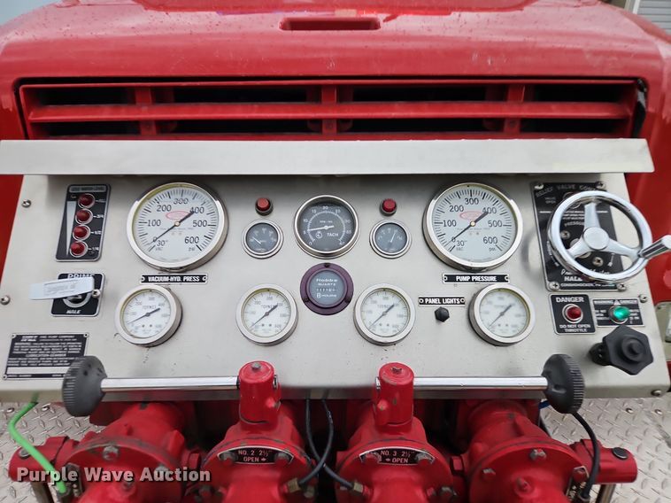 image for item EI3970 1993 International  4900 pumper fire truck