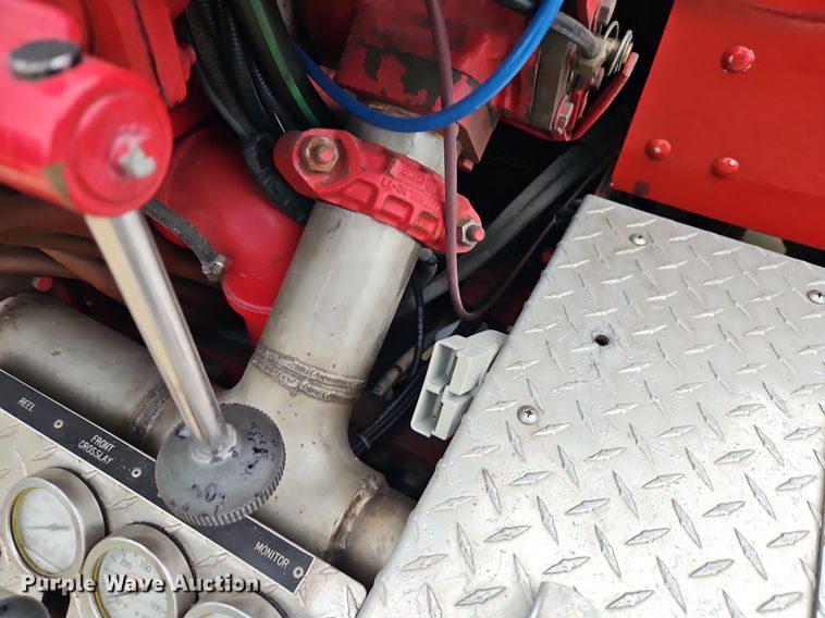 image for item EI3970 1993 International  4900 pumper fire truck