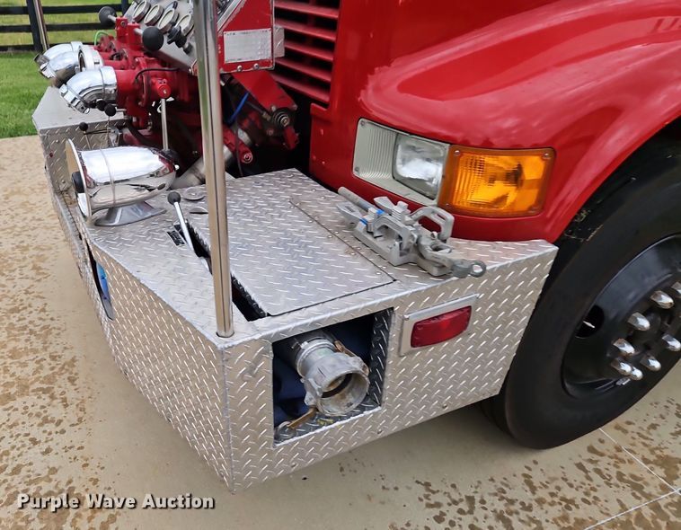 image for item EI3970 1993 International  4900 pumper fire truck