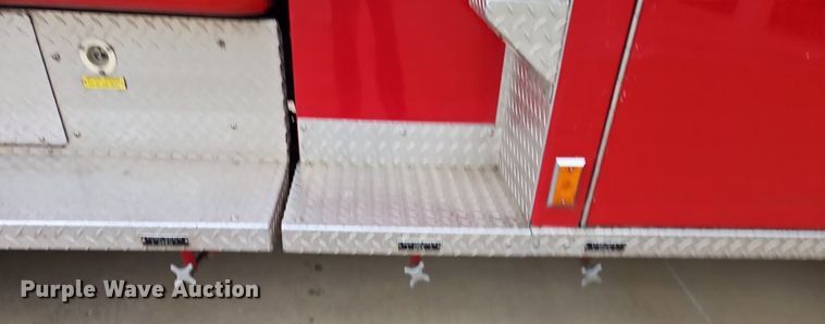 image for item EI3970 1993 International  4900 pumper fire truck