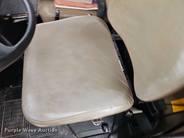 image for item EI3970 1993 International  4900 pumper fire truck