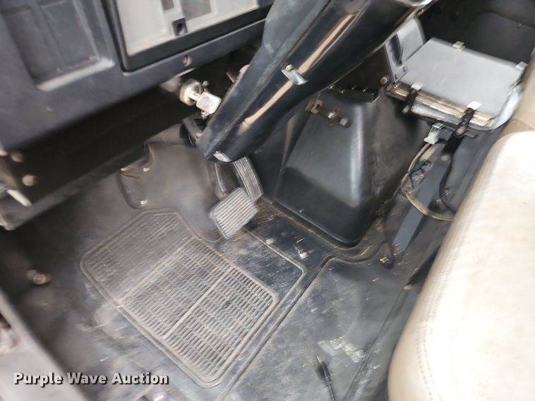 image for item EI3970 1993 International  4900 pumper fire truck