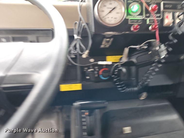 image for item EI3970 1993 International  4900 pumper fire truck