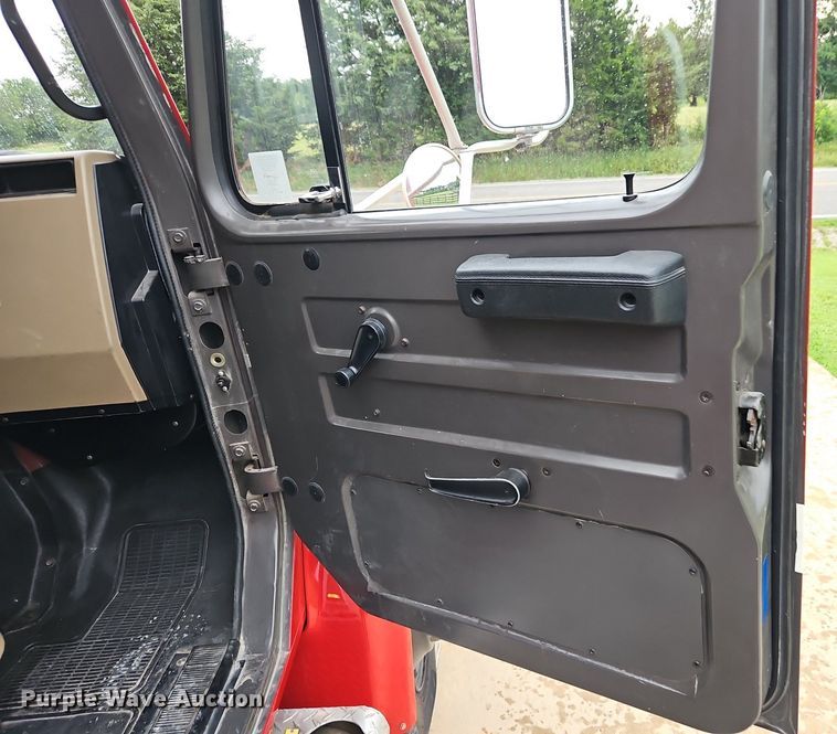 image for item EI3970 1993 International  4900 pumper fire truck