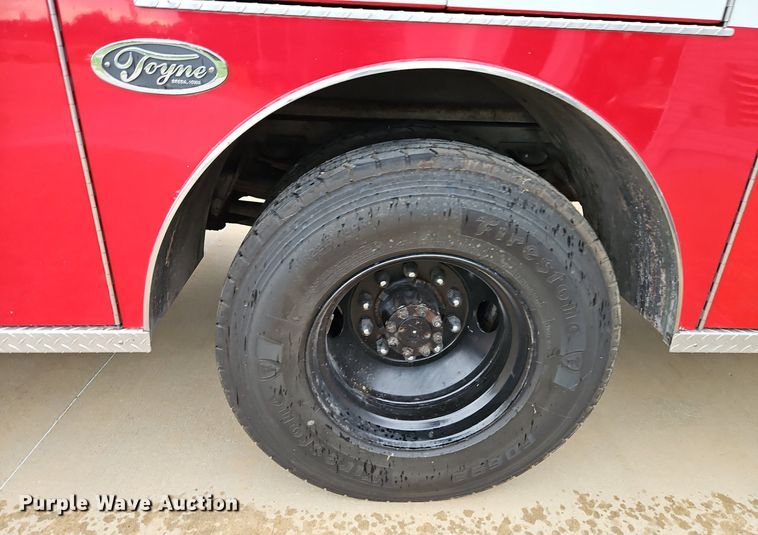 image for item EI3970 1993 International  4900 pumper fire truck