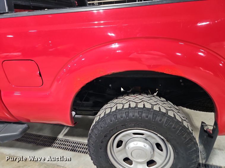 image for item EI8221 2012 Ford F350 Super Duty Crew Cab pickup truck