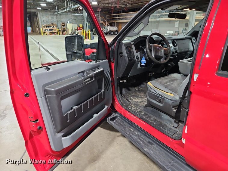 image for item EI8221 2012 Ford F350 Super Duty Crew Cab pickup truck