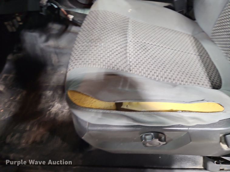 image for item EI8221 2012 Ford F350 Super Duty Crew Cab pickup truck