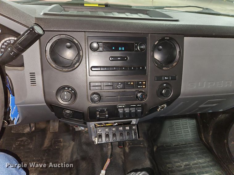 image for item EI8221 2012 Ford F350 Super Duty Crew Cab pickup truck