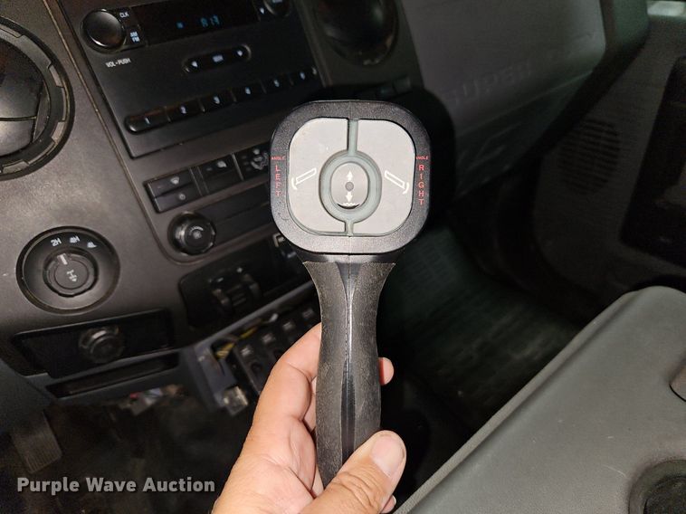 image for item EI8221 2012 Ford F350 Super Duty Crew Cab pickup truck