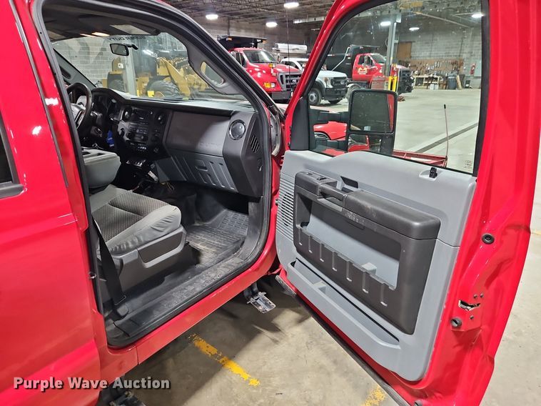 image for item EI8221 2012 Ford F350 Super Duty Crew Cab pickup truck