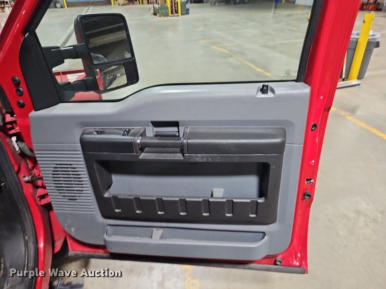 image for item EI8221 2012 Ford F350 Super Duty Crew Cab pickup truck