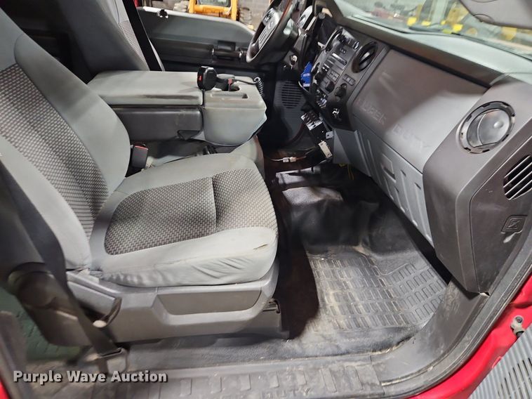 image for item EI8221 2012 Ford F350 Super Duty Crew Cab pickup truck