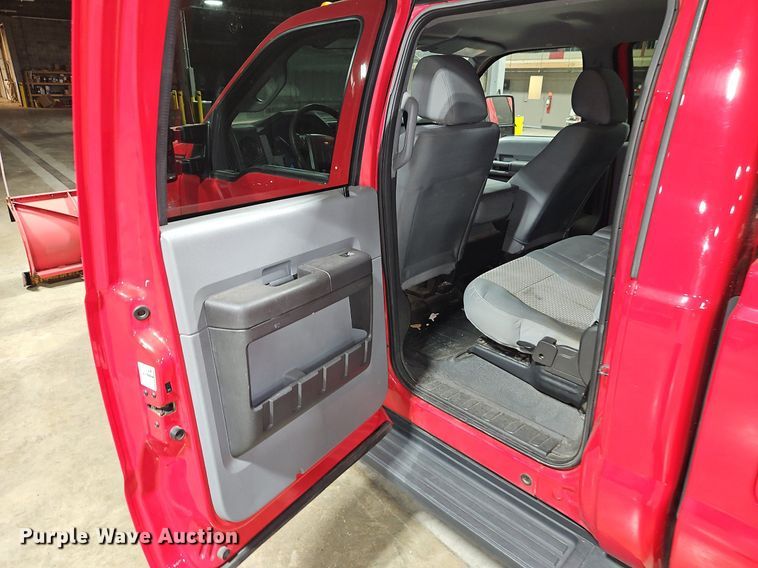 image for item EI8221 2012 Ford F350 Super Duty Crew Cab pickup truck