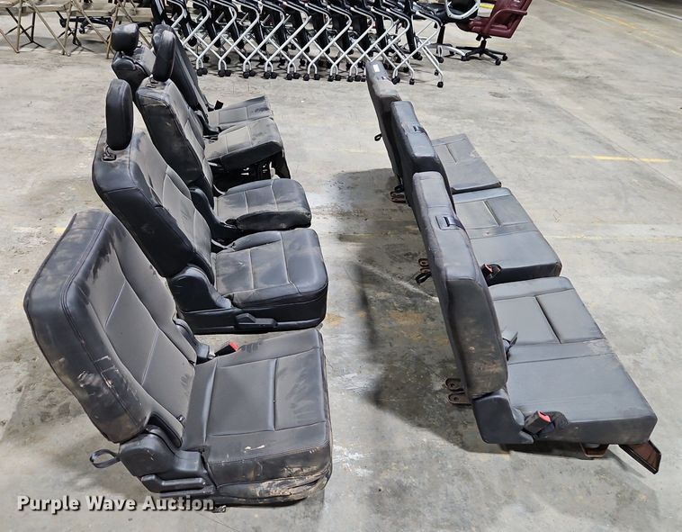 image for item EI8222 (8) Ford Explorer rear seats