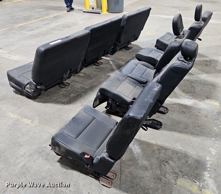 image for item EI8222 (8) Ford Explorer rear seats