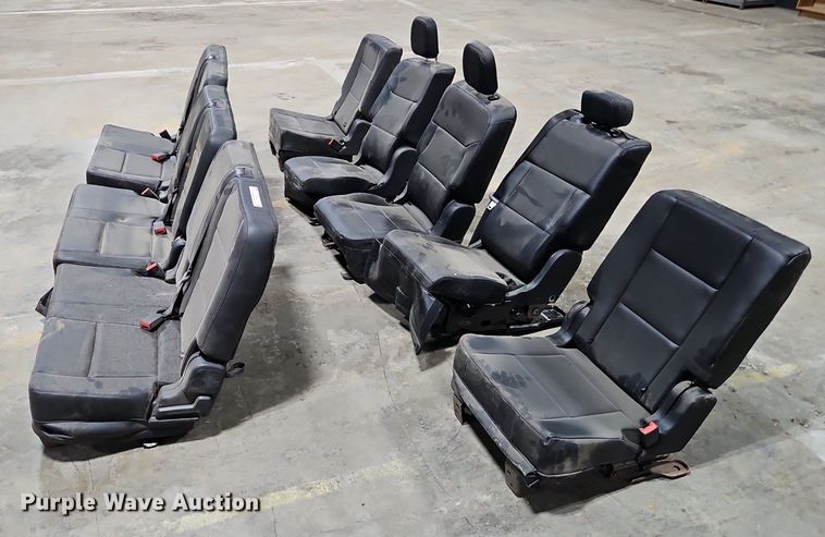 image for item EI8222 (8) Ford Explorer rear seats