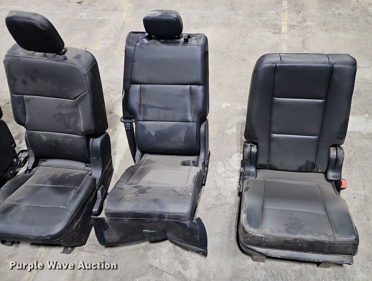 image for item EI8222 (8) Ford Explorer rear seats