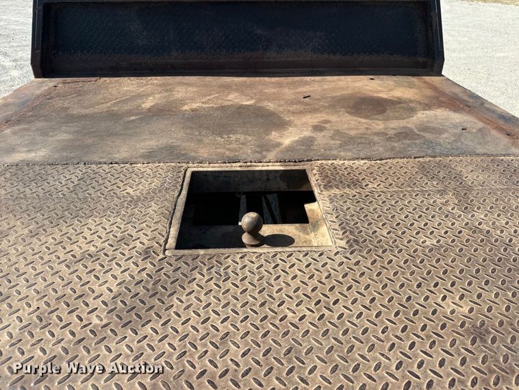 image for item EJ4471 2000 Ford F250 Super Duty SuperCab flatbed pickup truck